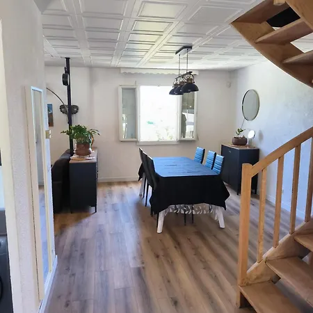 Holiday home Maison Chaleureuse A Avec Vue Sur Le Jardin