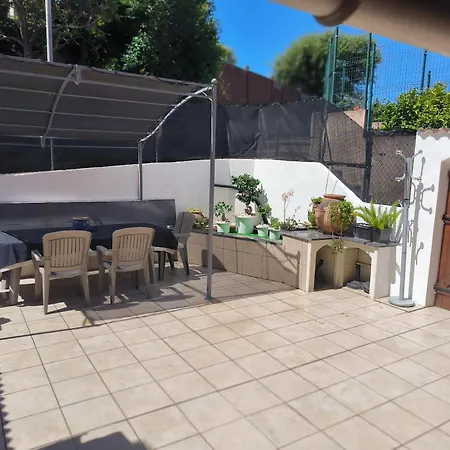 Maison Chaleureuse A Avec Vue Sur Le Jardin *