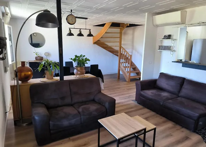 Holiday home Maison Chaleureuse A Avec Vue Sur Le Jardin